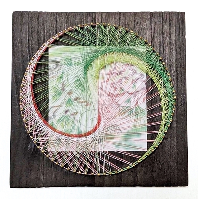 2025年の運気と財運アップを願い 糸掛け曼荼羅で勾玉と白蛇の太極図